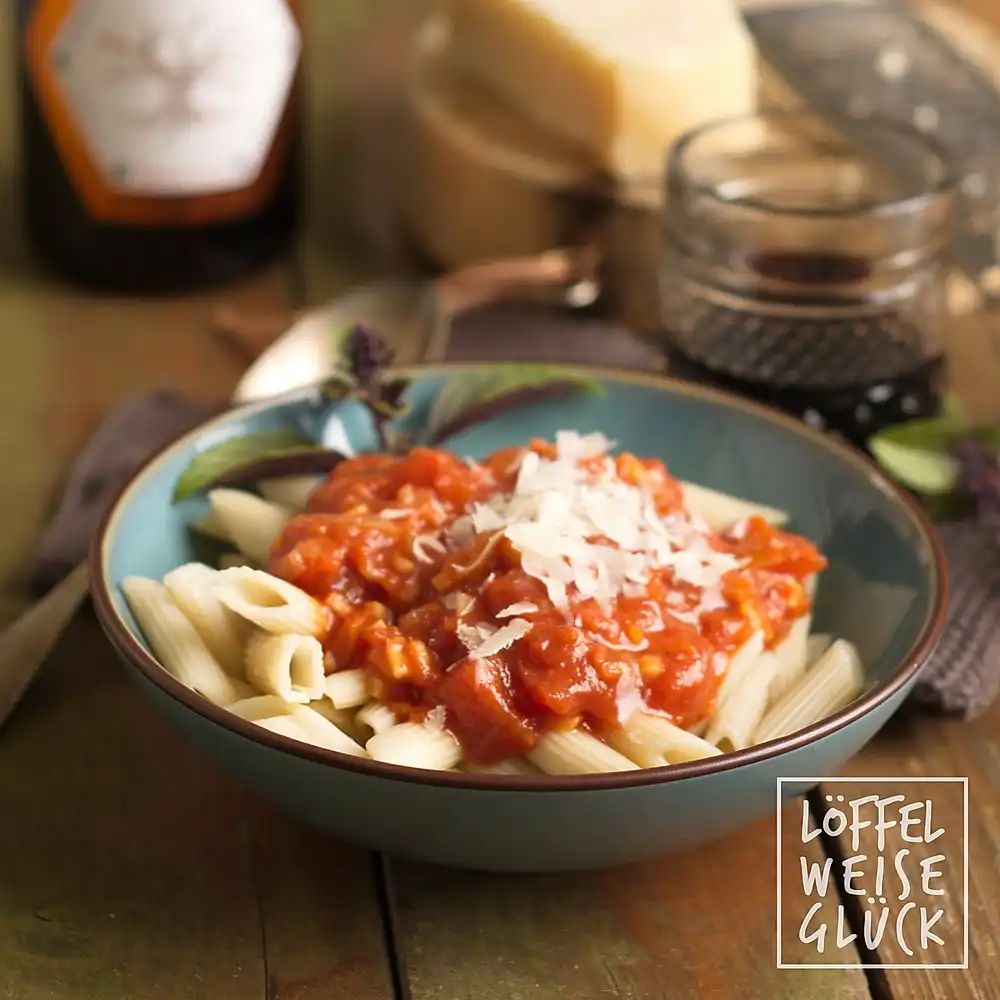 Pasta mit Tomaten-Ingwer-Sugo