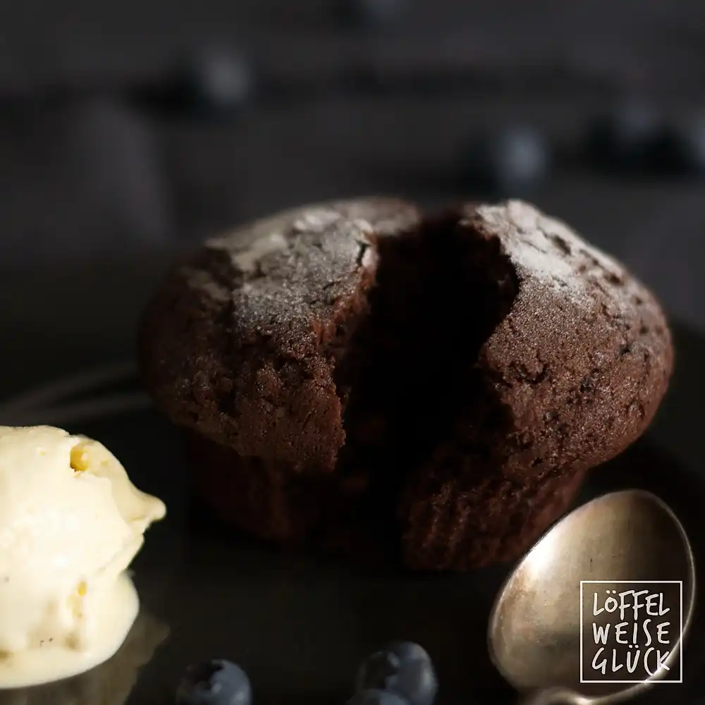 Schoko-Muffins mit cremigem Kern